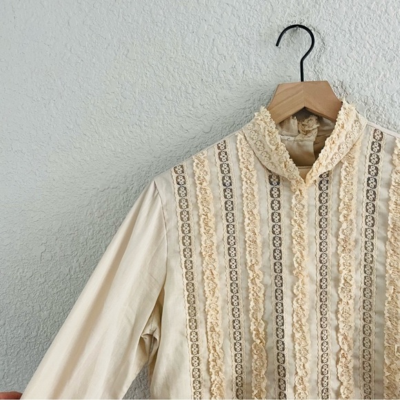 Vintage Cream Ruffle Lace Blouse - Picture 4 of 11